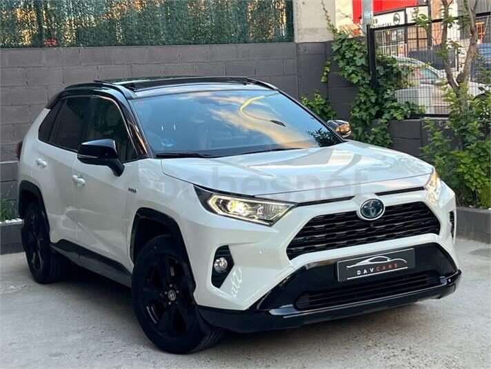 TOYOTA Rav4 2.5l 220H Style 4WD